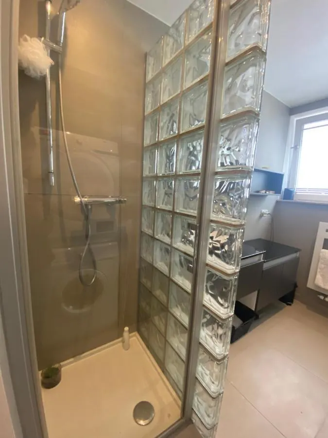 Homestay Chambre, Salle Sport, Grand Patio, Salle De Bain - Luxueux Appartement Idealement Localise Dans Le Centre De Bruxelles Belgium