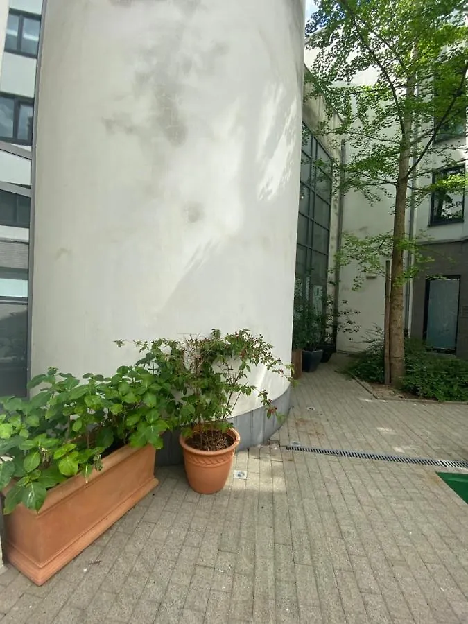 Homestay Chambre, Salle Sport, Grand Patio, Salle De Bain - Luxueux Appartement Idealement Localise Dans Le Centre De Bruxelles