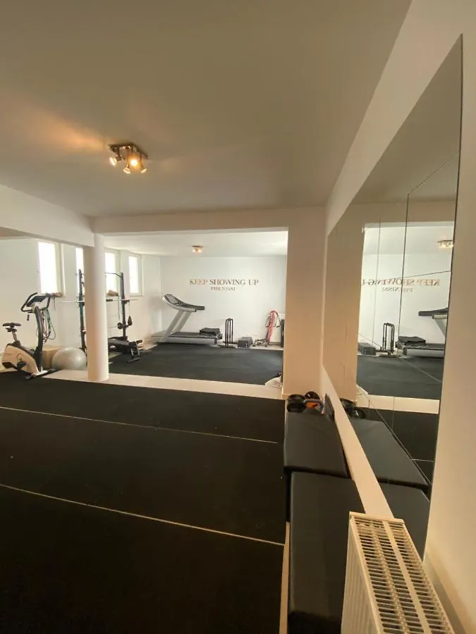Chambre, Salle Sport, Grand Patio, Salle De Bain - Luxueux Appartement Idealement Localise Dans Le Centre De Bruxelles Brussels